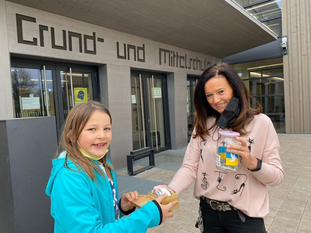 Keks-Aktion_Gelduebergabe