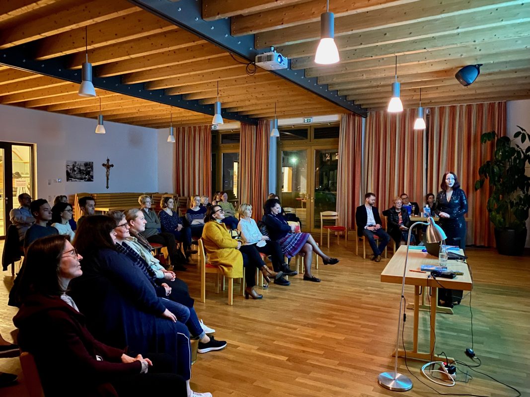 Lesung_BuechereiObd_Frollein_Tod_Bild2 - 1